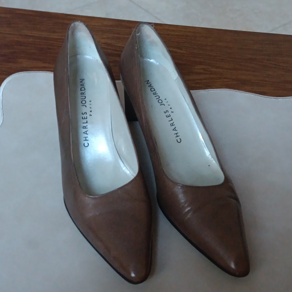 Charles Jourdan Taupe Pump 7.5M.Vintage - Picture 7 of 8